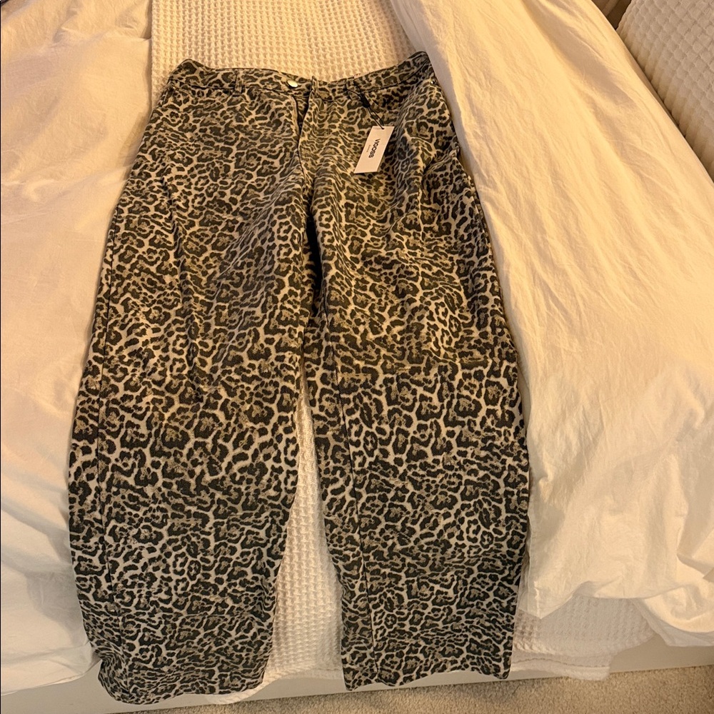 Vigoss Gray Leopard Print Jeans